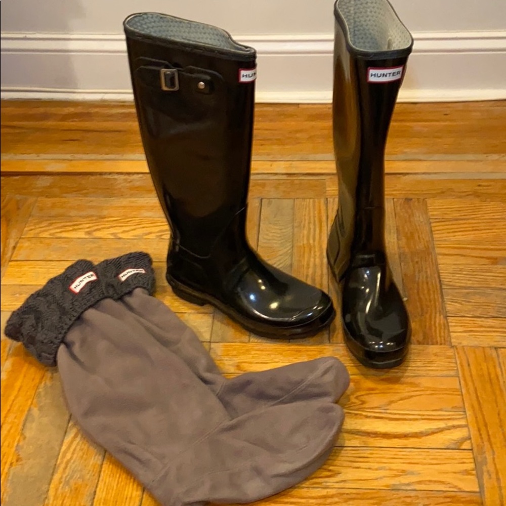 Hunter Women's Original Rain Boots with socks
